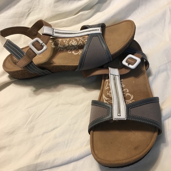 Aetrex Shoes - Aetrex Sandalistas shoes